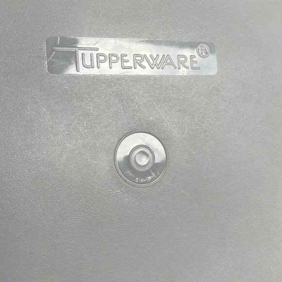 Vintage Tupperware Snack-Store 514-19 Storage Container 9x9 - Picture 6 of 7